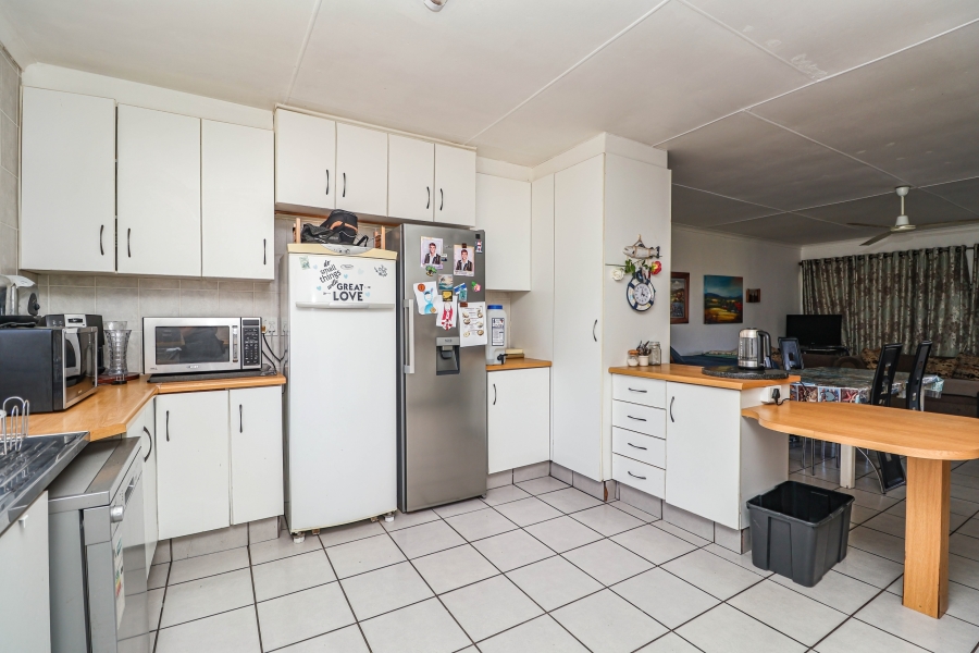 4 Bedroom Property for Sale in Riverside Western Cape